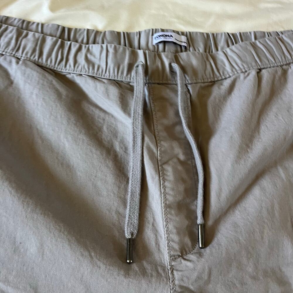 Beige & Tan Pull On Drawstring Short Bundle Men's Sz 50 8.5 inch inseam - Picture 3 of 8
